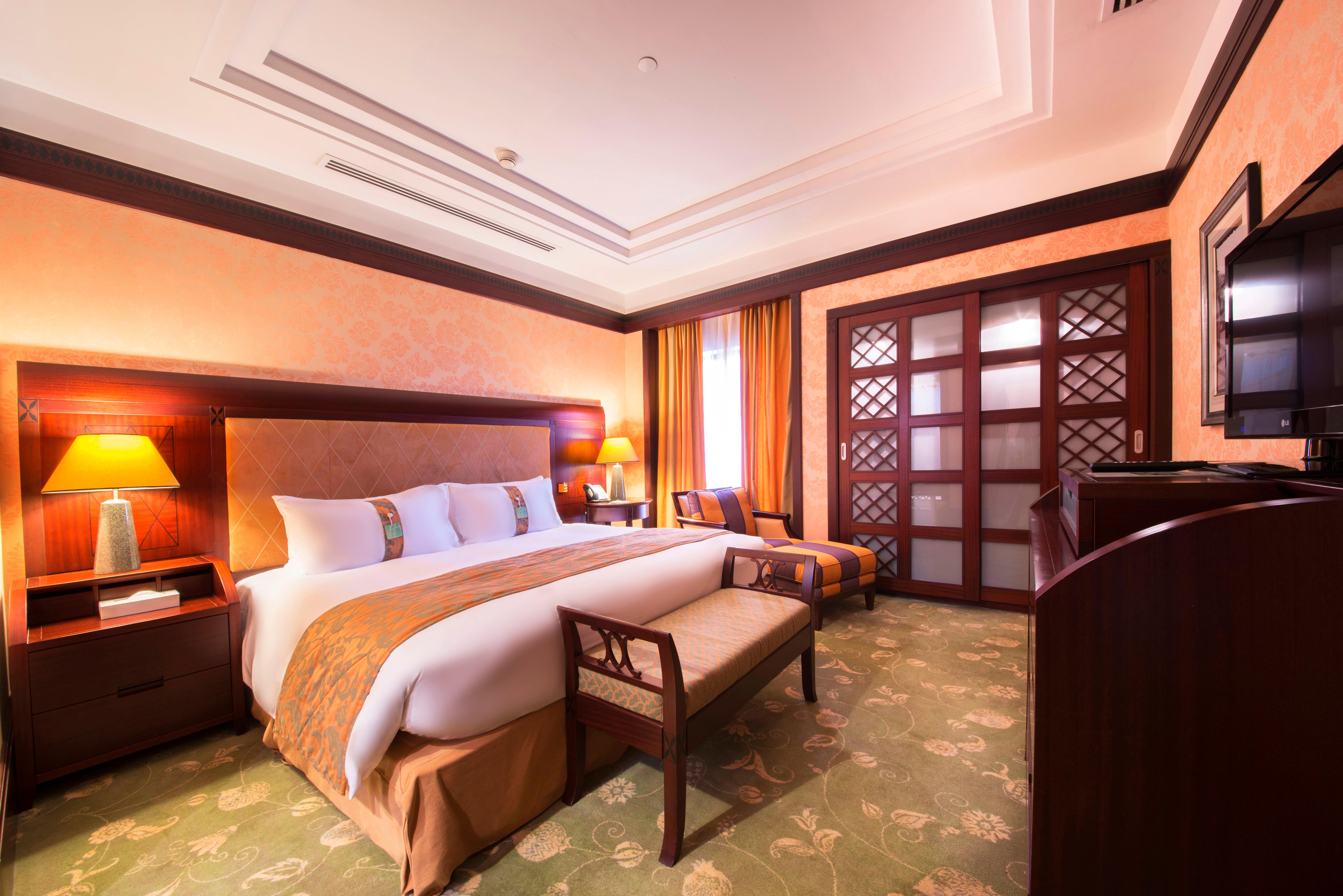 Holiday Inn - Suites Kuwait Salmiya By Ihg Kuwait City Exterior foto