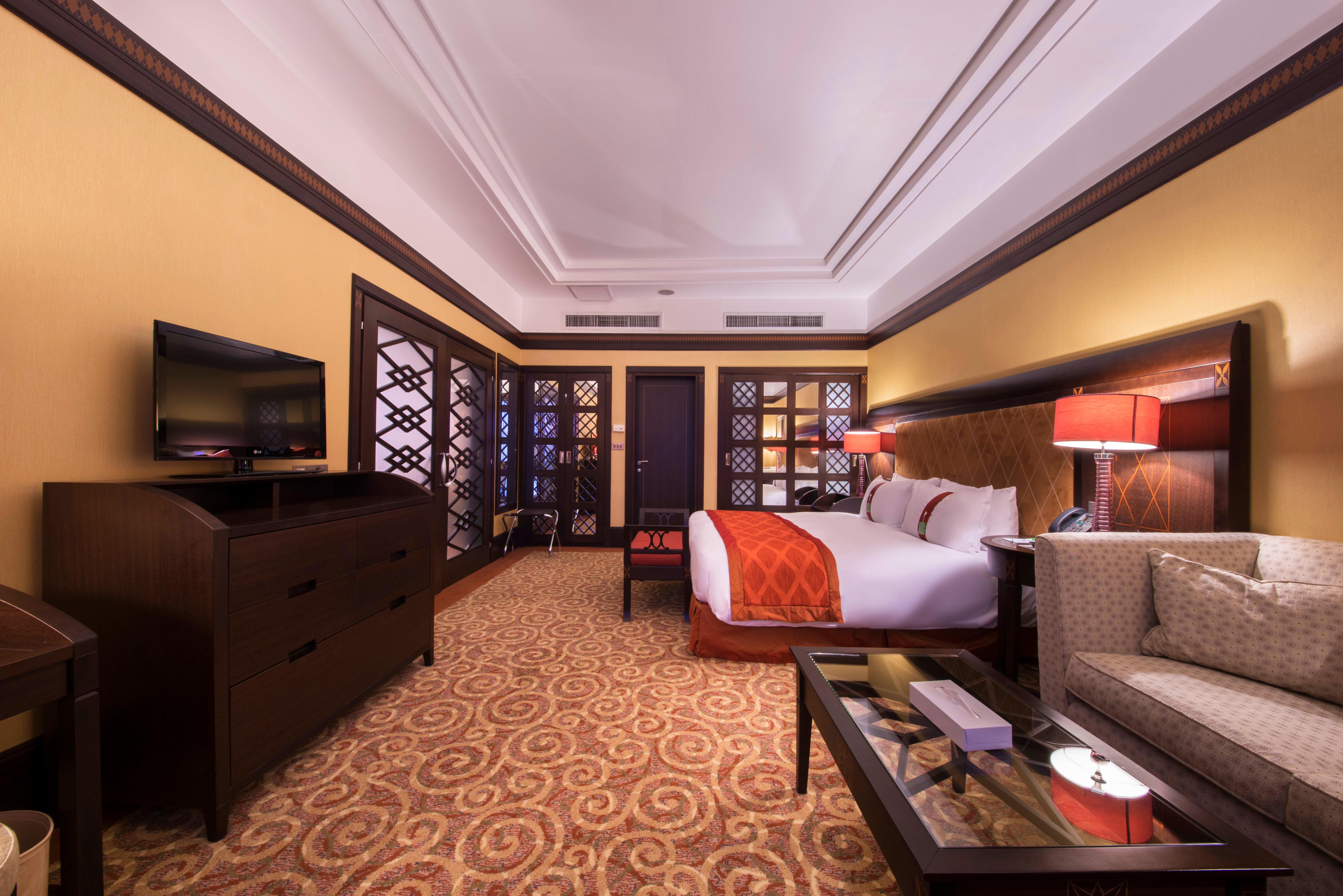 Holiday Inn - Suites Kuwait Salmiya By Ihg Kuwait City Exterior foto