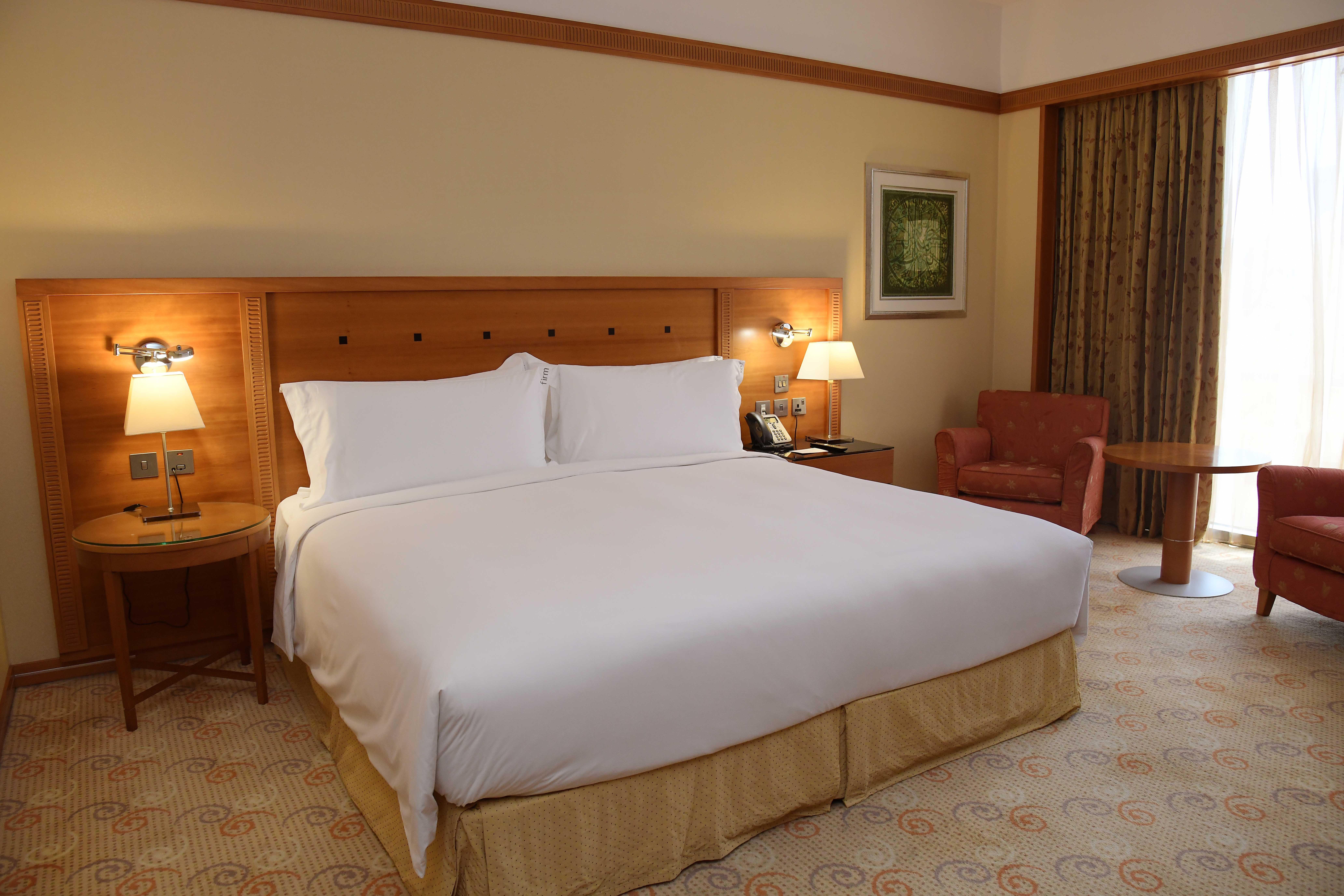 Holiday Inn - Suites Kuwait Salmiya By Ihg Kuwait City Exterior foto