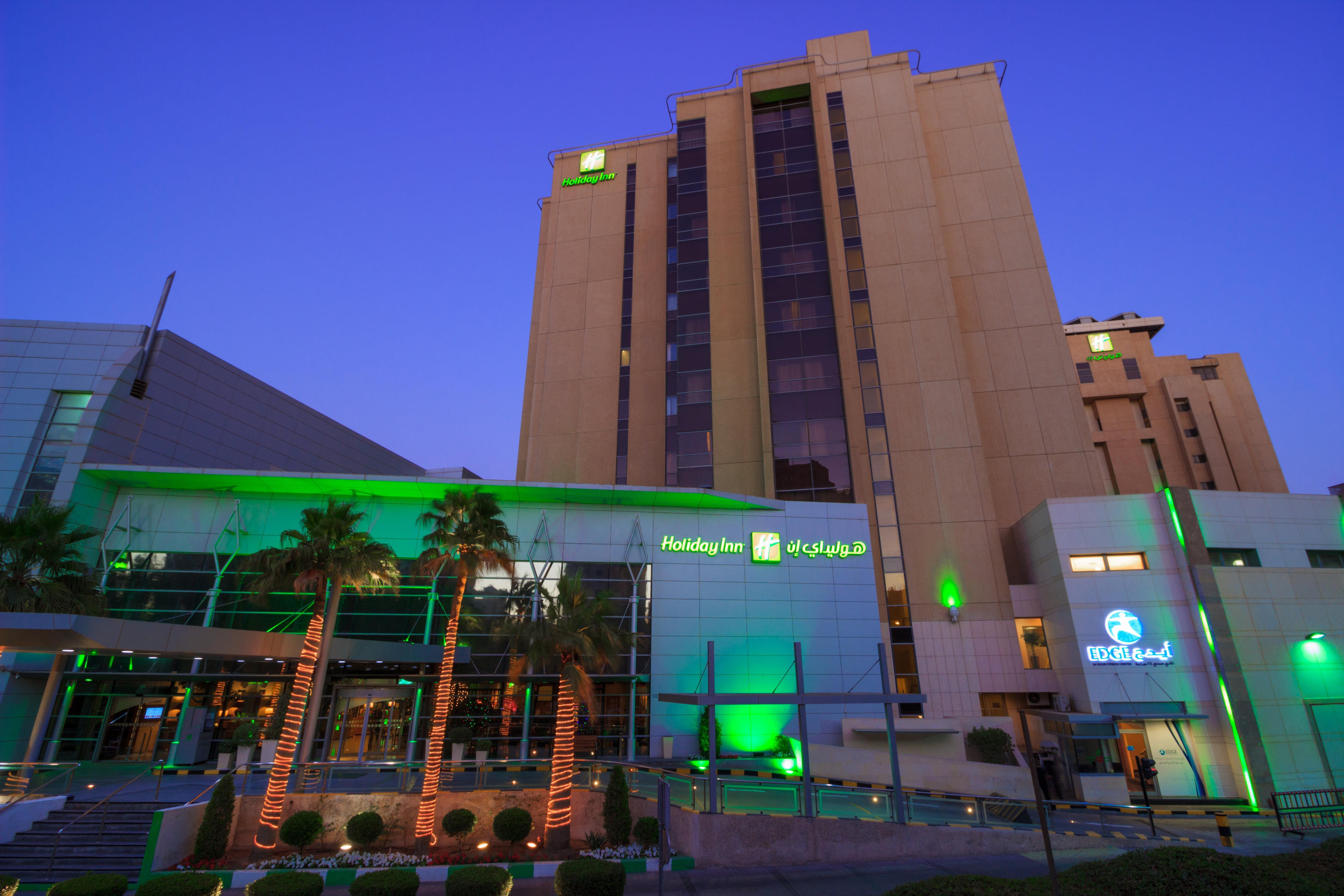 Holiday Inn - Suites Kuwait Salmiya By Ihg Kuwait City Exterior foto