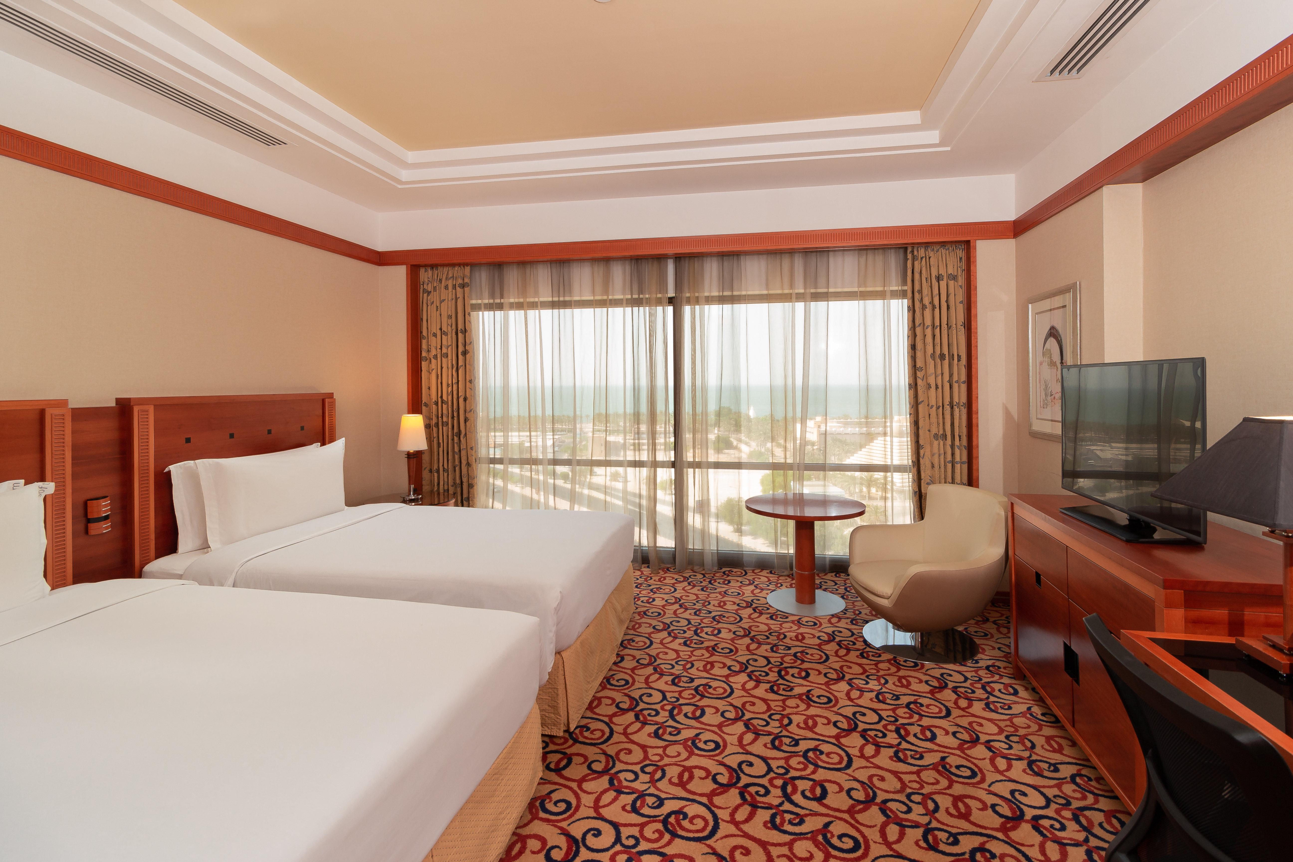 Holiday Inn - Suites Kuwait Salmiya By Ihg Kuwait City Exterior foto