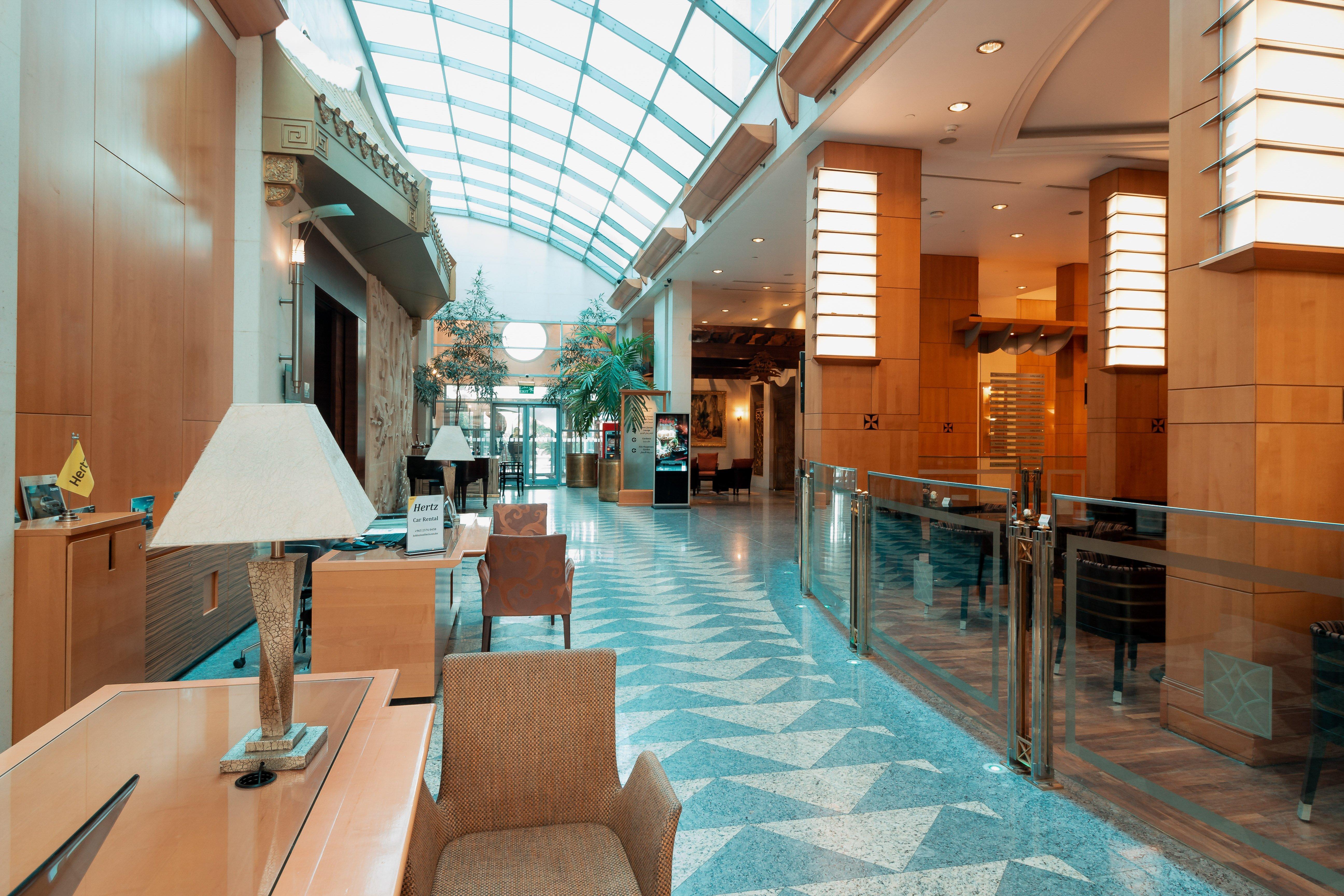 Holiday Inn - Suites Kuwait Salmiya By Ihg Kuwait City Exterior foto