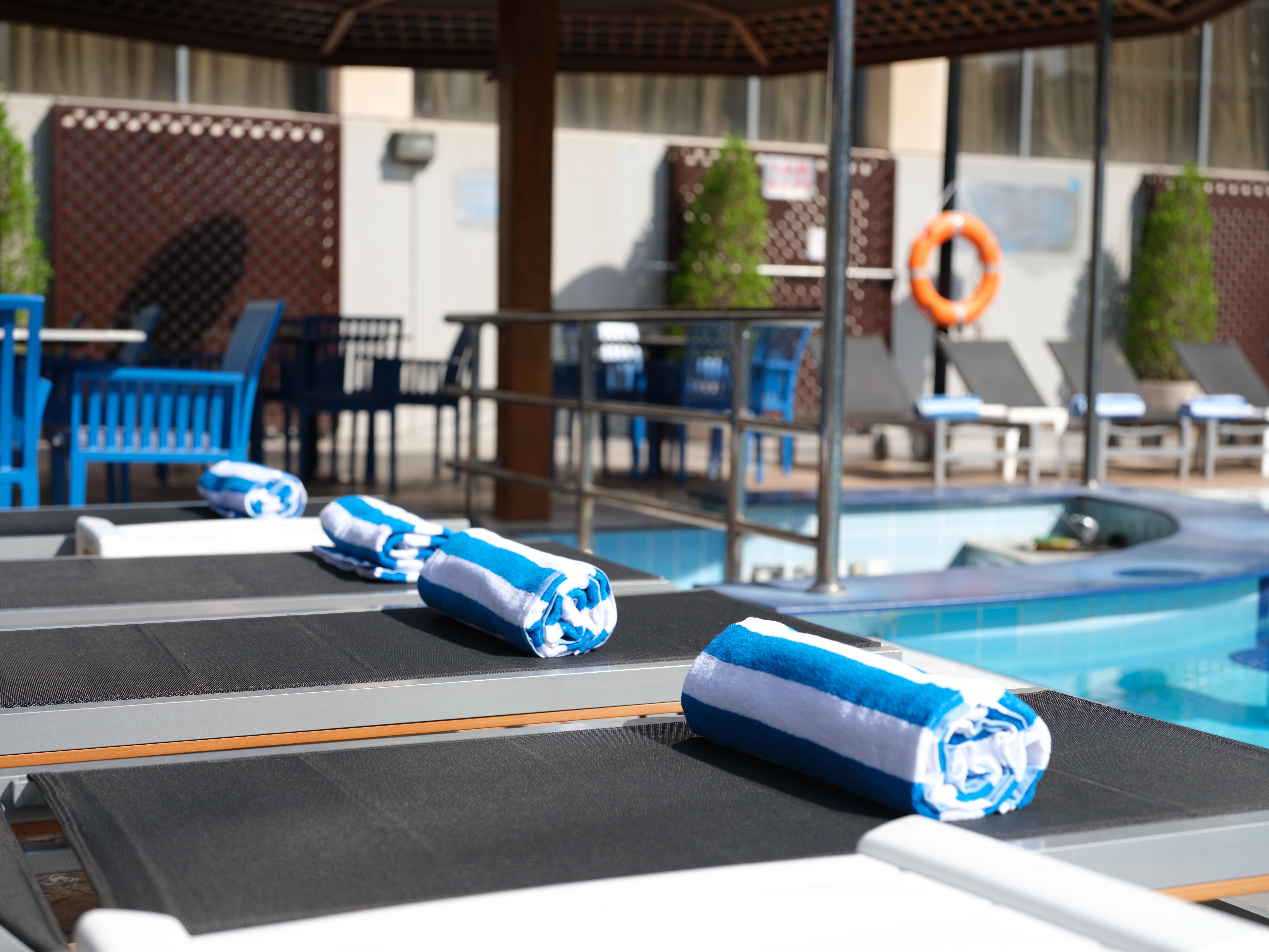 Holiday Inn - Suites Kuwait Salmiya By Ihg Kuwait City Exterior foto