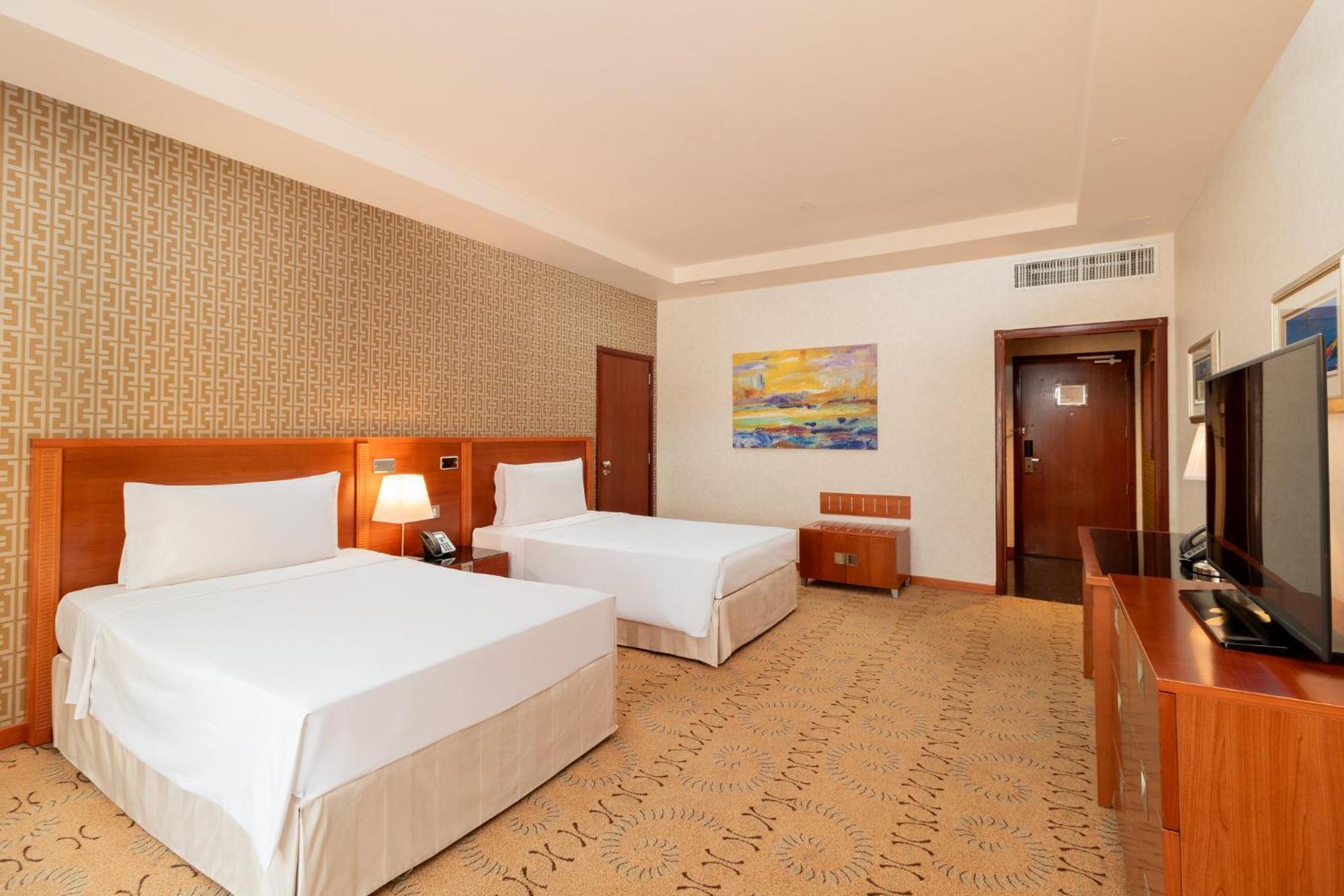 Holiday Inn - Suites Kuwait Salmiya By Ihg Kuwait City Exterior foto