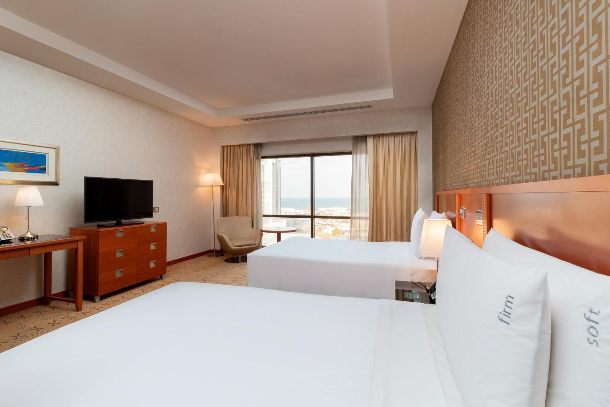 Holiday Inn - Suites Kuwait Salmiya By Ihg Kuwait City Exterior foto